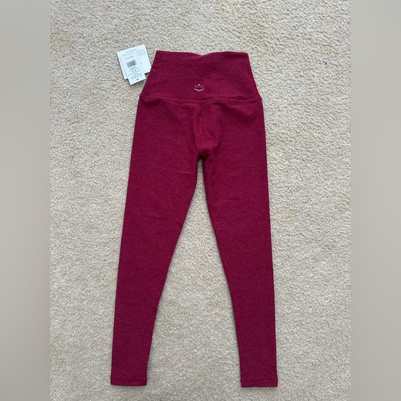 NWT beyond yoga caught in the midi space dye leggings Bordeaux heather - Picture 3 of 3